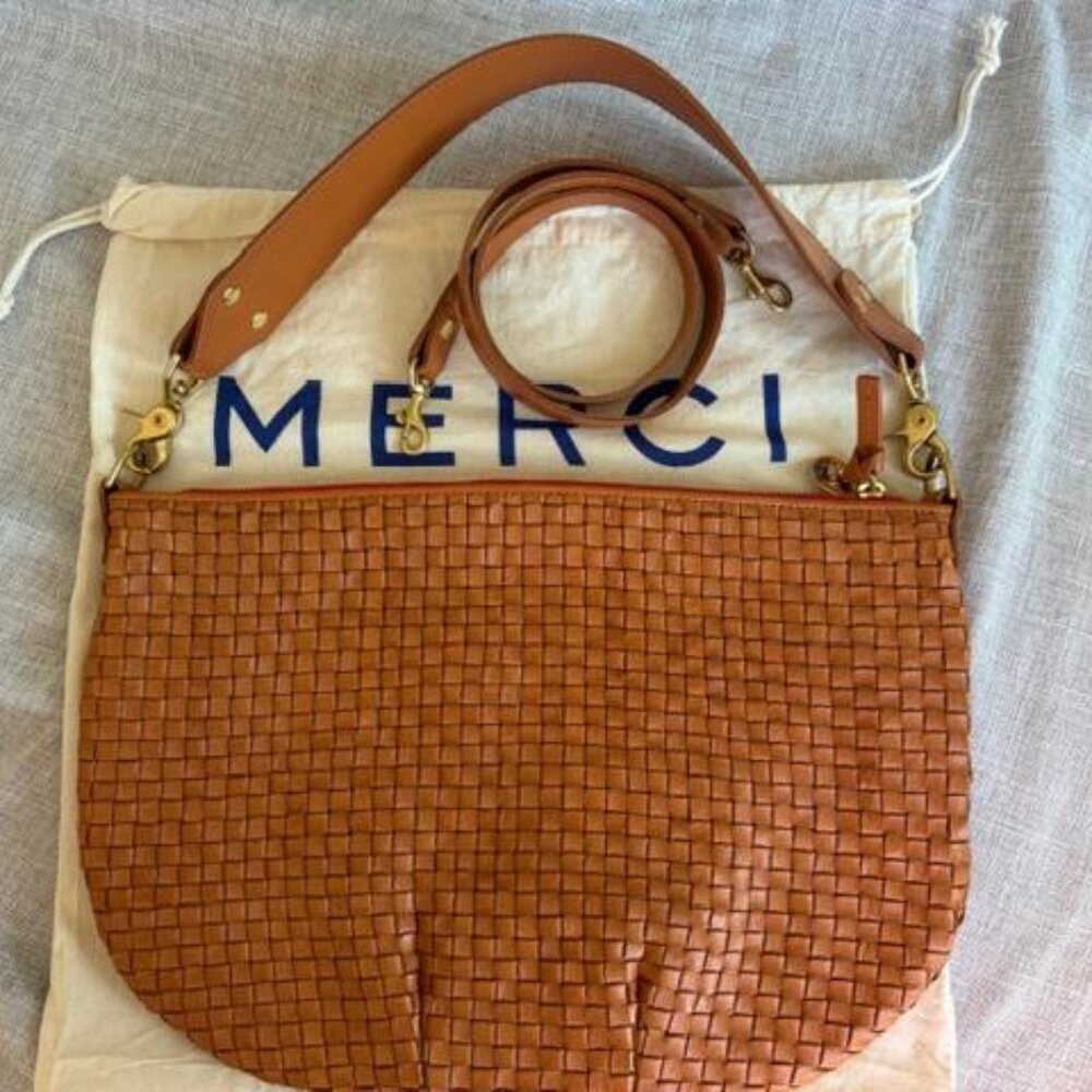Clare V. Moyen Messenger in Natural Woven Checker w/Red Zipper EUC